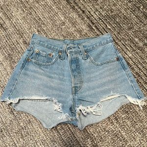 Levi’s 501 Jean Shorts (Size 25)